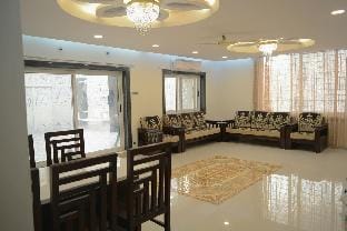 Royal Suites Penthouse with free parking Apartment in Hyderabad