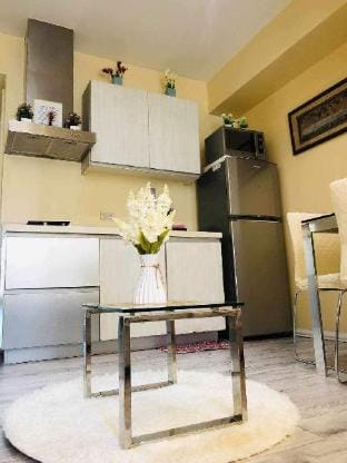 SHERAYA STAYCATION BY AZURE URBAN RESIDENCES Apartment in Paranaque