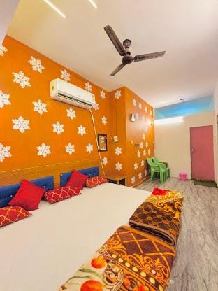 Shivalay Guest House 1.5kms From Kashi Vishwanath Vacation rental in Varanasi