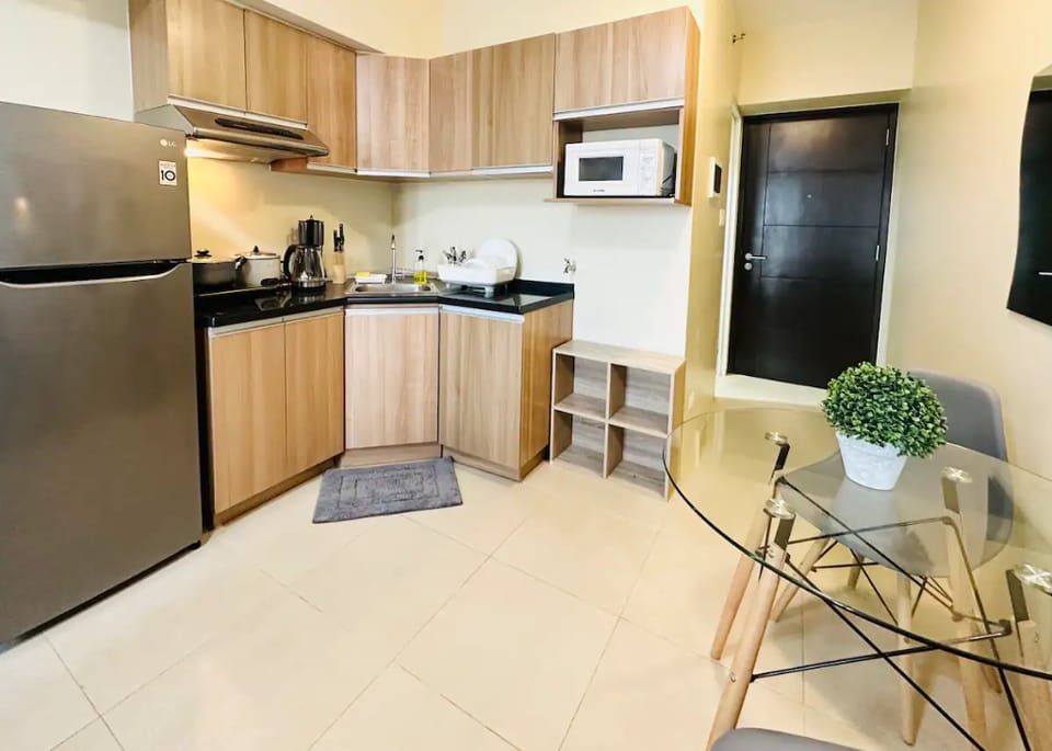 Furnished Studio Rental—Cebu IT Park Avida Riala Apartment in Lapu-Lapu City