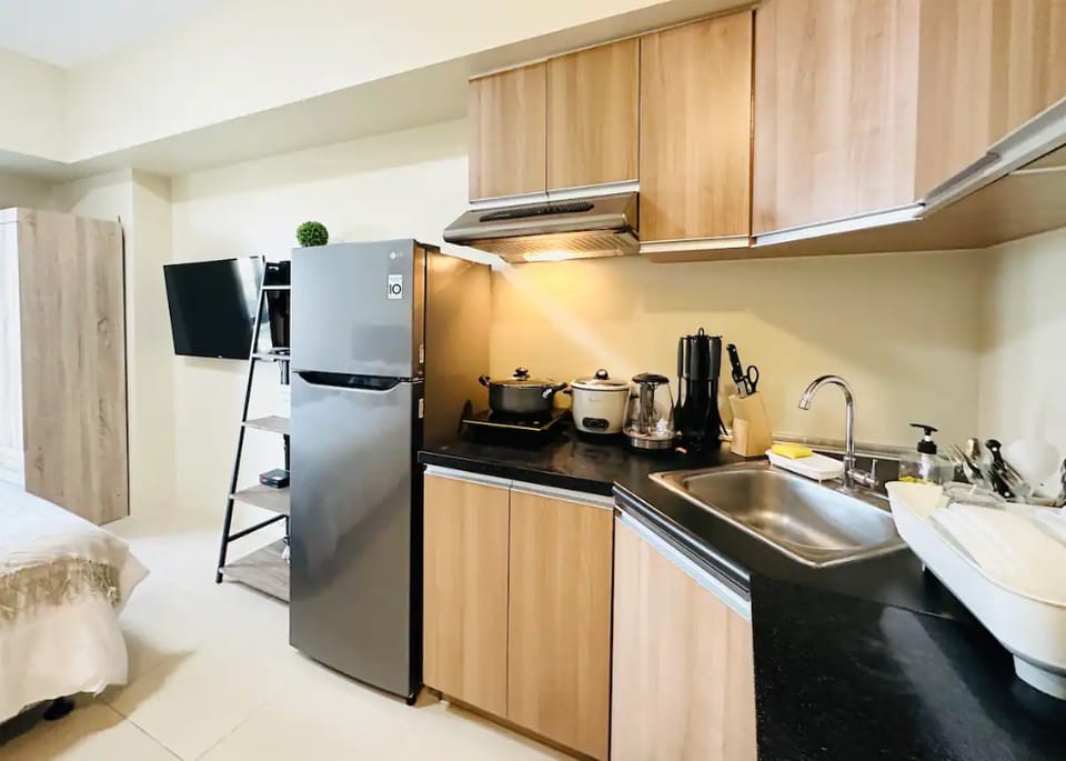 Furnished Studio Rental—Cebu IT Park Avida Riala Apartment in Lapu-Lapu City