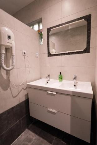 Pest-port Apartment 5 rooms for 20 people Apartment in Budapest