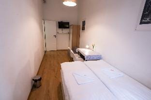 Pest-Port Apartment-ROOM 1 Apartment in Budapest