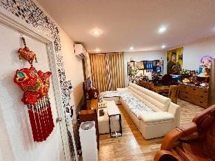 Căn hộ view đại lộ Võ Văn Kiệt đầy đủ nội thất Vacation rental in Ho Chi Minh City
