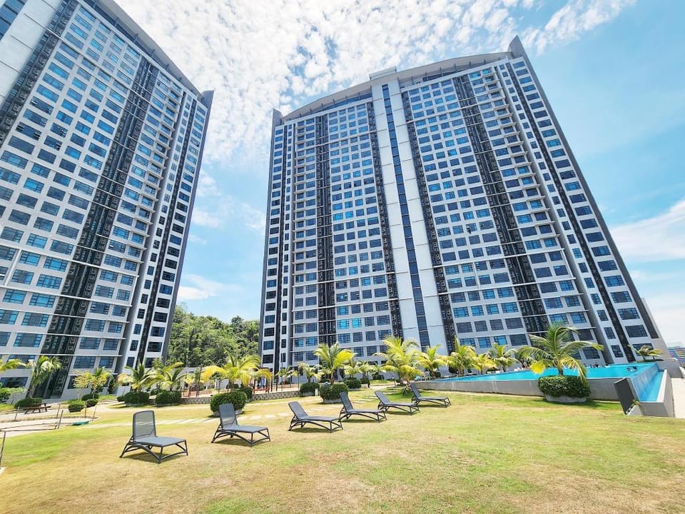 Jesselton Quay Kota Kinabalu City Centre LW Suites Hotel in Kota Kinabalu