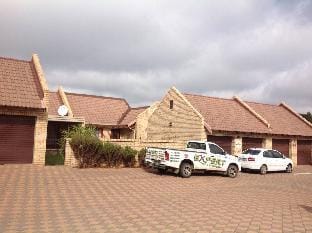 On Special Furnished 2 Bedroom Apartment Vacation rental in South Africa