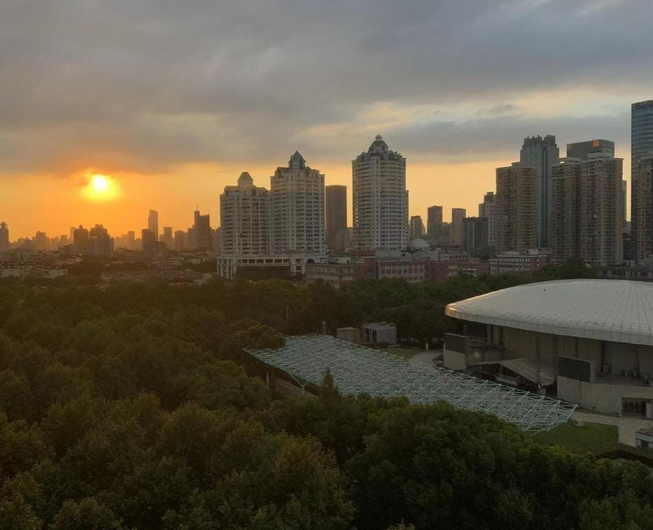 stylish, modern, 2 BDRS central french concession Apartment in Shanghai