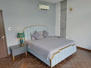 Private 5Brs Pool Villa Sercurity Spot Villa in Da Nang