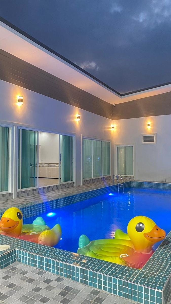 Grand Pool Villa เขื่อนอุบลรัตน์ Villa in Laos