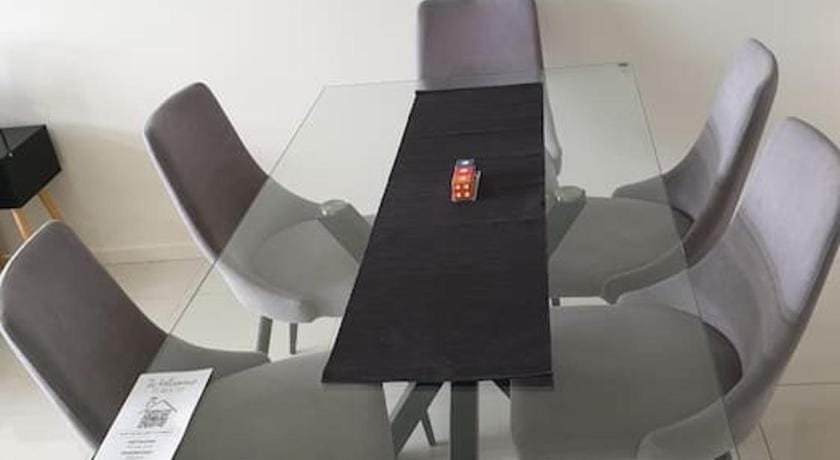 Luxurious Modern 2 Bedroom 2 Bathroom Apartment Apartment in Melbourne