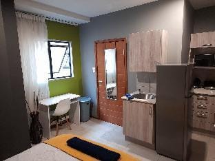 Luxury Studio 5min Walk to Gandhi Square + Wifi Apartment in Johannesburg