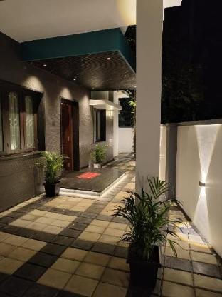 Elite Suite - 2 Bedroom with Modern Comforts Vacation rental in Mangaluru