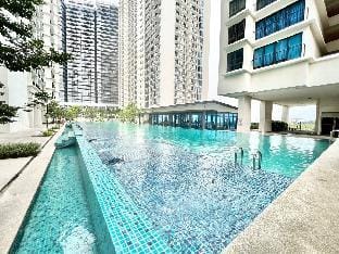 T5 1-10Pax Trefoil Setia Alam 2Room 5Bed WiFi SCCC Apartment in Selangor, Malaysia