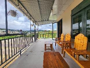 Xóm nhà lá house hân hạnh phục vụ Vacation rental in Dalat