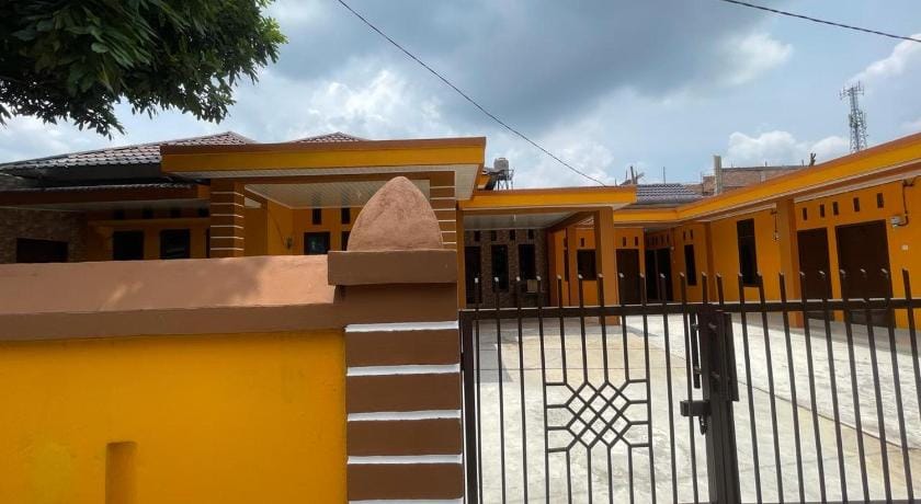 Hotel O Neva Guest House SyariahNearWaduk Cipta Karya Hotel in West Sumatra, Indonesia