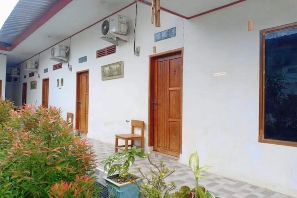 Hotel O Kost Reski 1 Near Pasar Rakyat Limbung Hotel in Indonesia