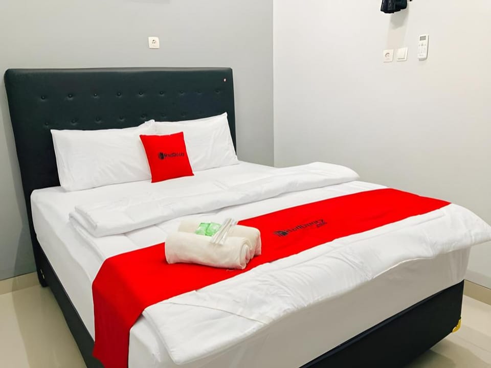 RedDoorz near Dr Oen Solo Baru Hospital Hotel in Special Region of Yogyakarta