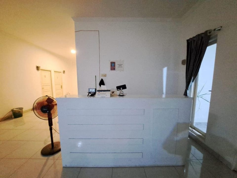 OYO 93870 Damai Guest House Cirebon Hotel in West Java