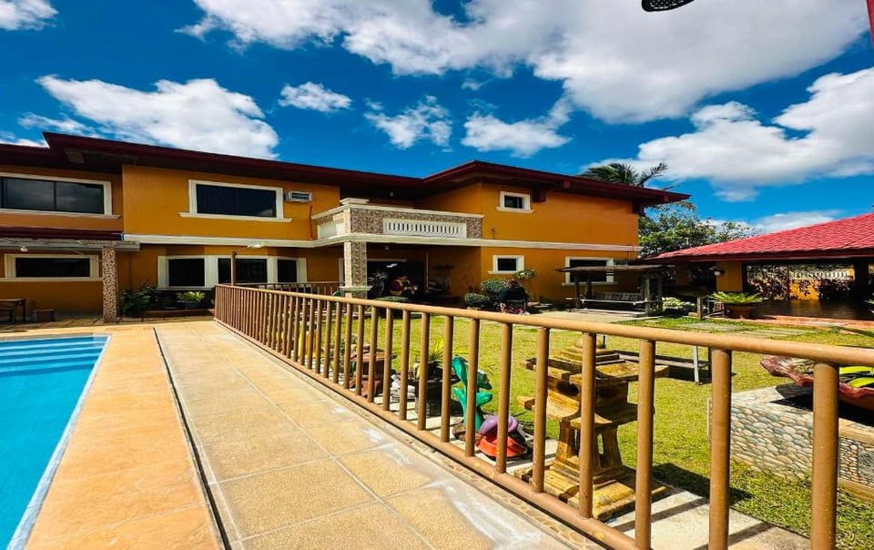 Villa Adelle At Silang Hotel in Tagaytay