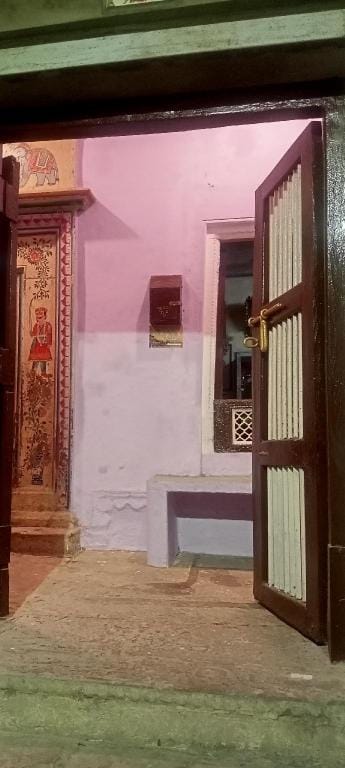 Feel Aesthetic Kashi Home Stay Bed and Breakfast in Varanasi