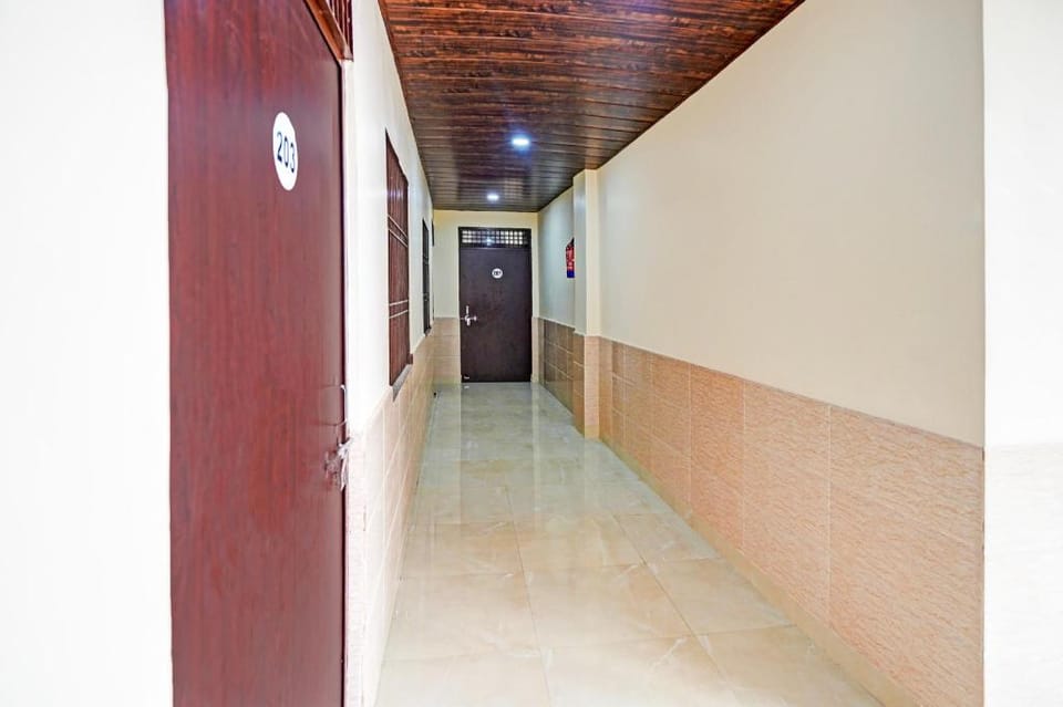 Super Hotel O Varanasi Banaras Junction Formerly Girija Palace Hotel in Varanasi