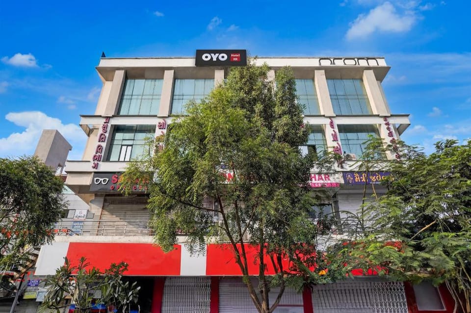 Hotel O RR Hotel Hotel in Vadodara