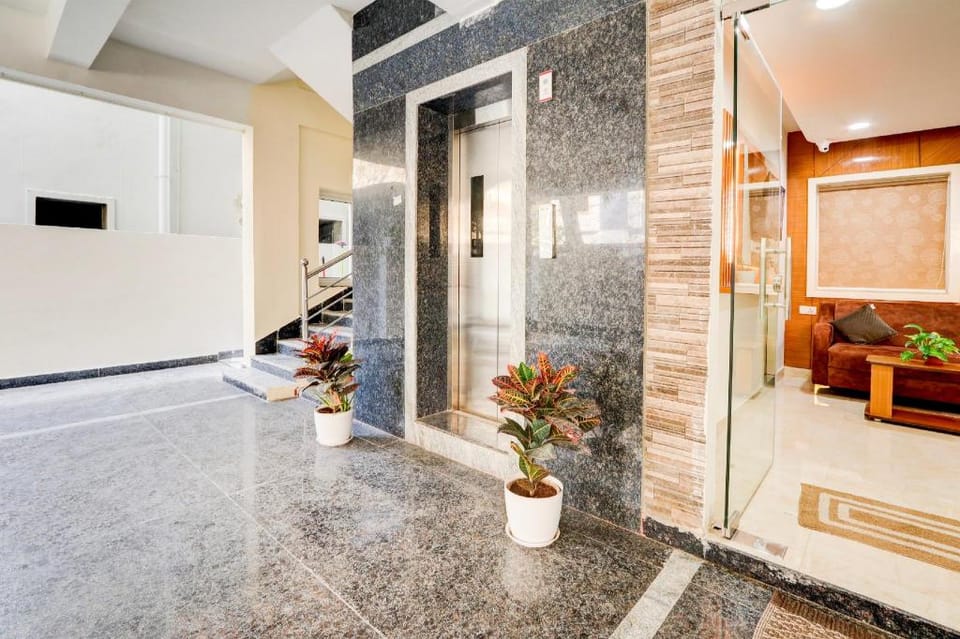 Super Townhouse Nirvana Elite Hotel in Hyderabad