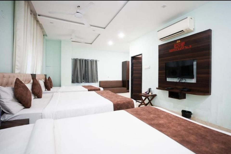 The Royal Galaxy - Hotel in Fateh Sagar Rd Hotel in Udaipur