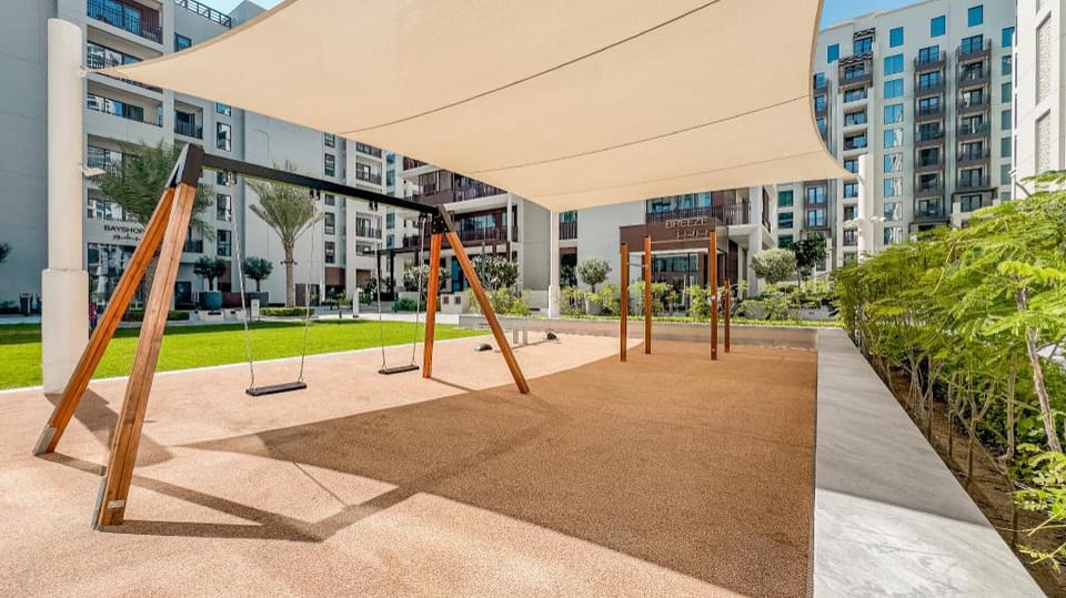 SettlerHomes - Surf - Pool View Apartment in Dubai