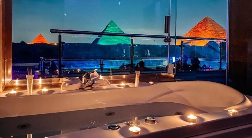 Pharaonic Pyramids Inn & jacuzzi Hotel in Egypt