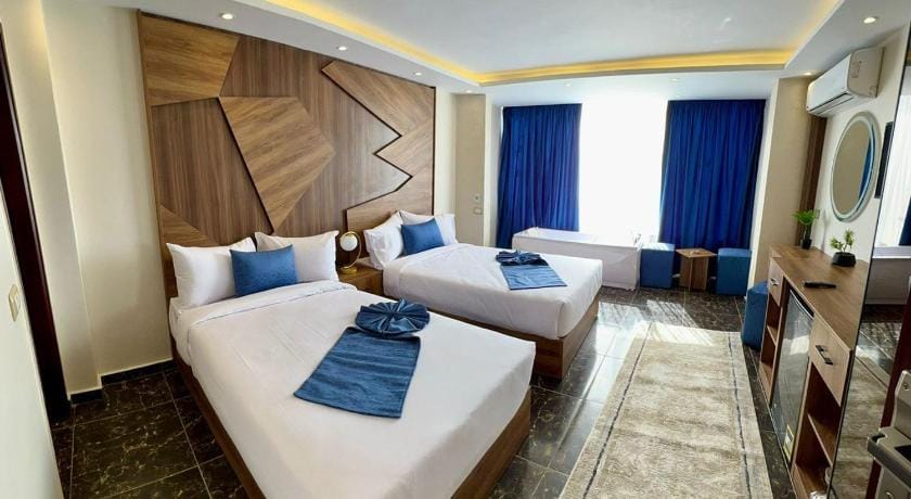 Pharaonic Pyramids Inn & jacuzzi Hotel in Egypt