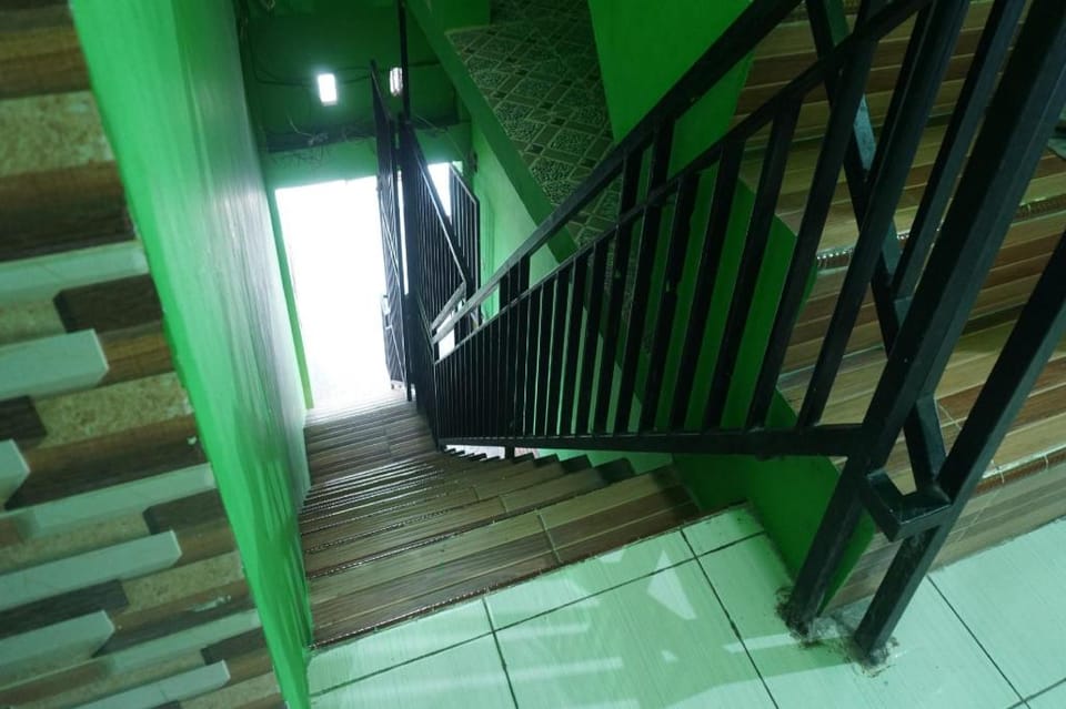 OYO 93875 Tifar House Near Lapangan Raja-raja Hotel in Indonesia