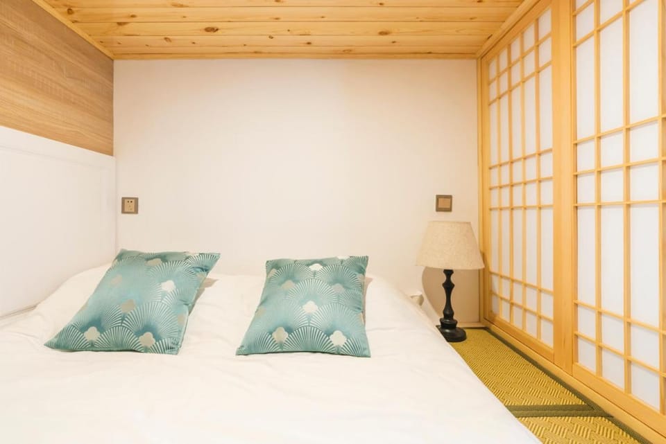 Shanghai Hills&Xing 38 Family Homestay Near Line1 and Mid Huaihai Rd Apartment in Shanghai