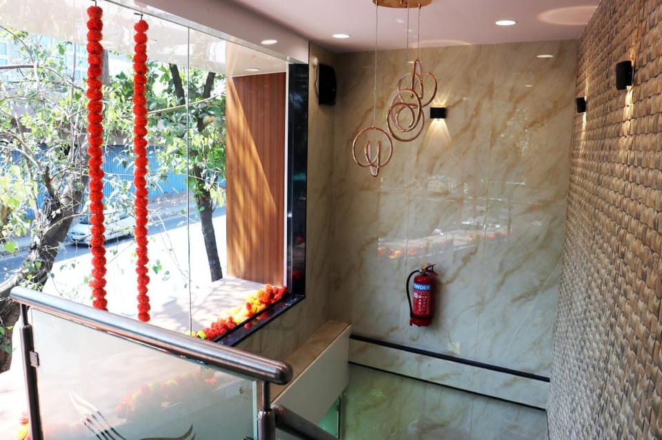 Hotel Comfy Inn Hostel in Mumbai