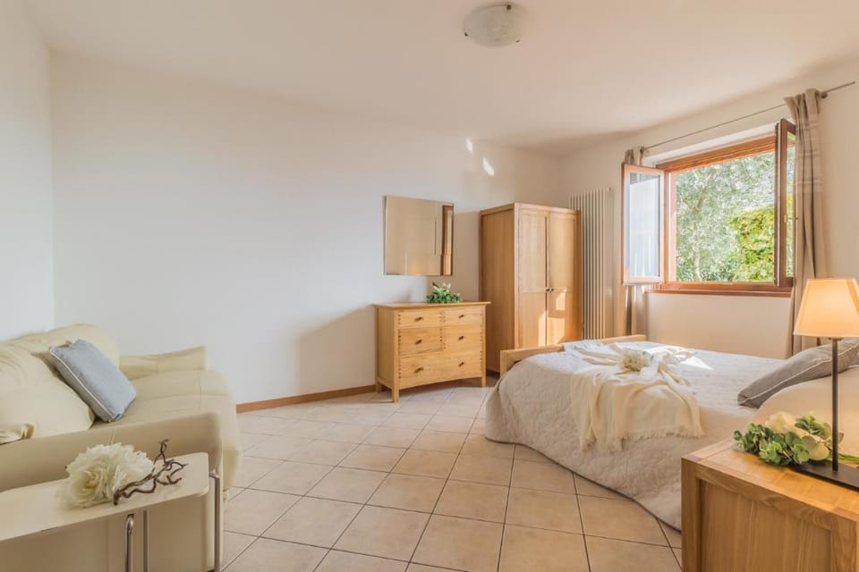 Golden View Apartment Apartment in Province of Lecco