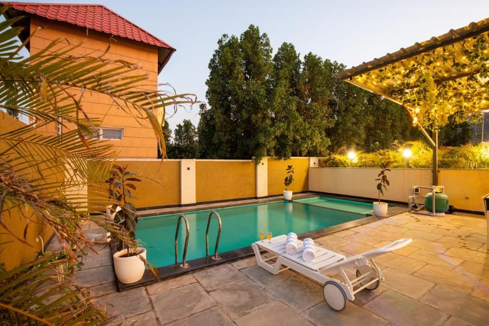 ELIVAAS 2 BHK Pet Friendly Villa with Pvt Pool - Heaven in Hill Villa in Gujarat