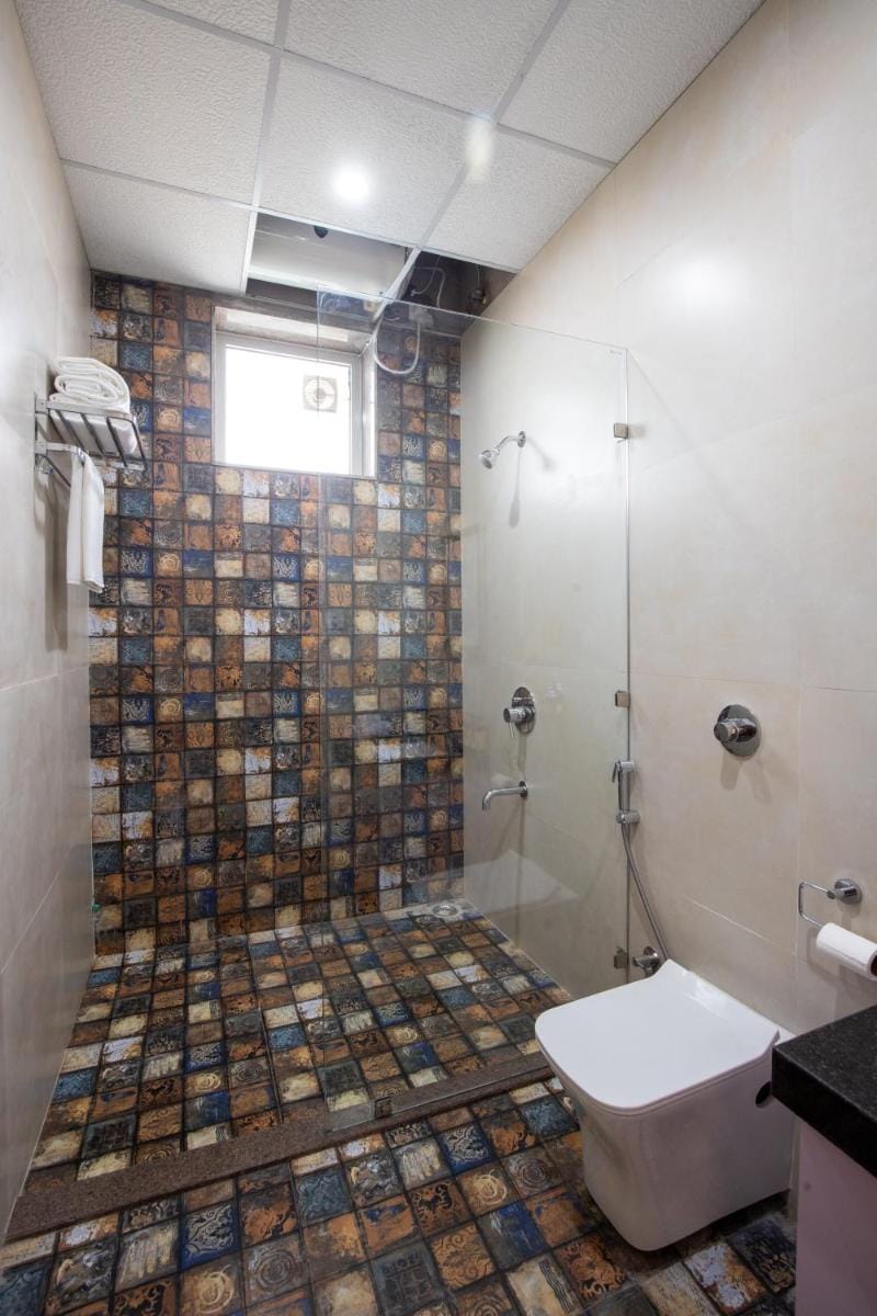 ELIVAAS 2 BHK Pet Friendly Villa with Pvt Pool - Heaven in Hill Villa in Gujarat