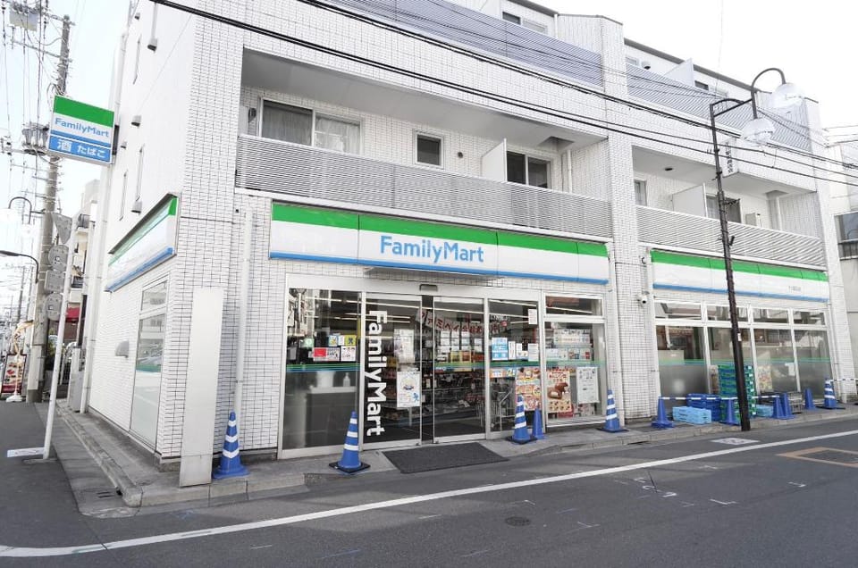 B｜池袋駅まで4分｜新宿・銀座直通｜最寄駅徒歩1分｜新築202｜1Fコンビニ Vacation rental in Japan
