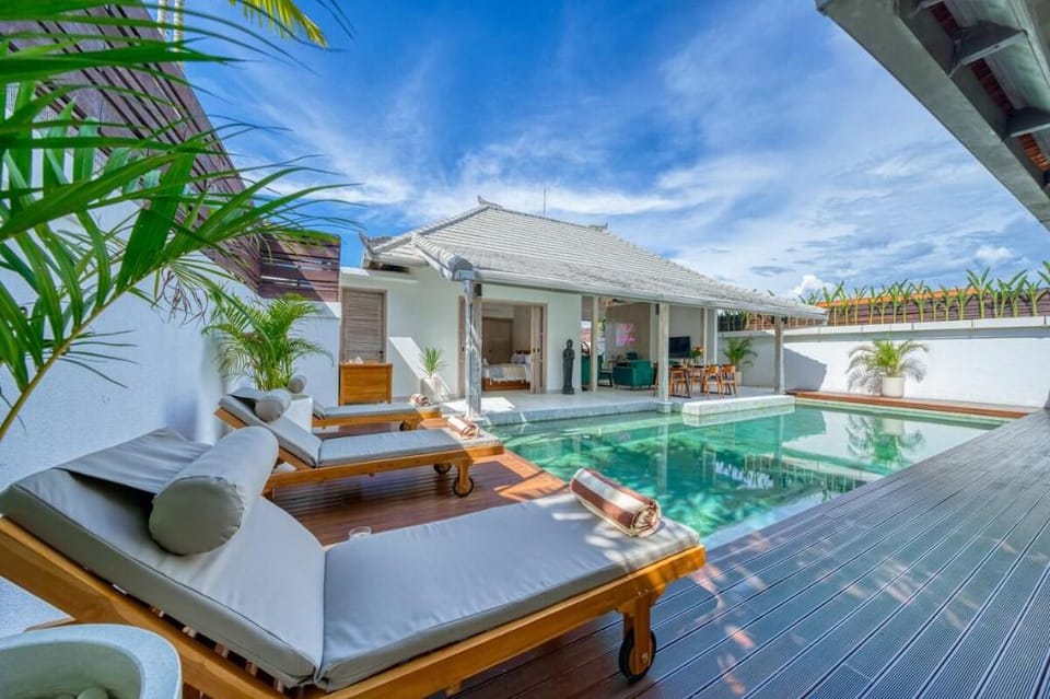 Beautiful Villa Steli, only 5 min from La Favela Vacation rental in Kuta