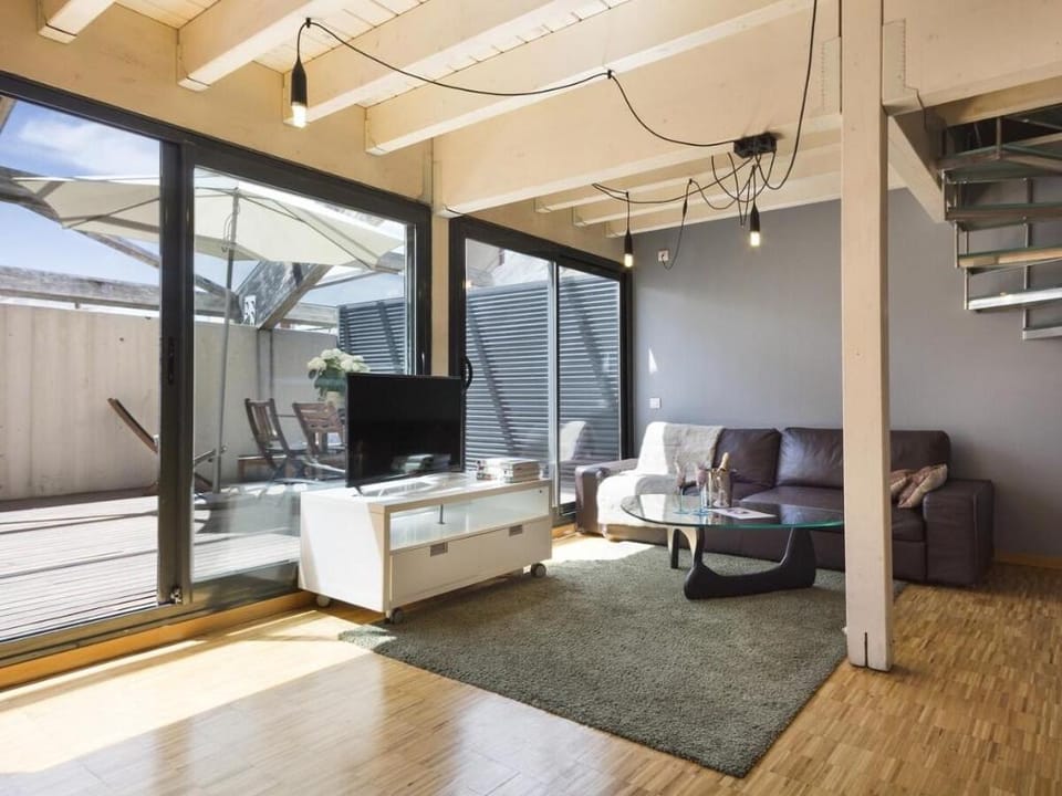 Comfortable Apartment w/ Private Terrace Apartment in Barcelona