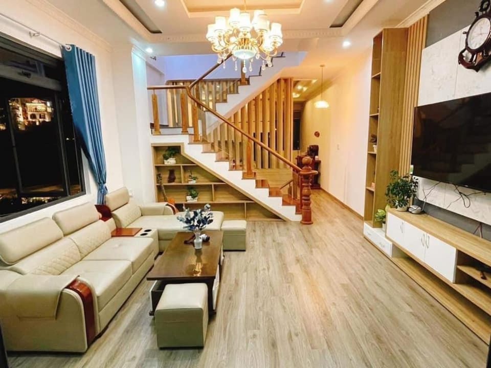 Villa nguyên căn sang trọng view đèn lồng  Apartment in Dalat