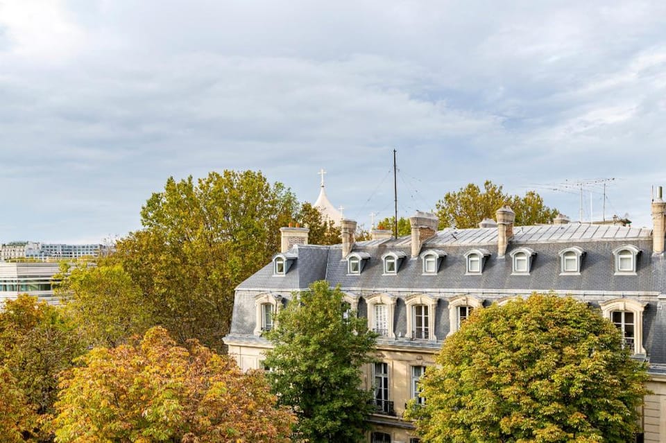 Luxury Home - Tour Eiffel/Invalides Apartment in Paris