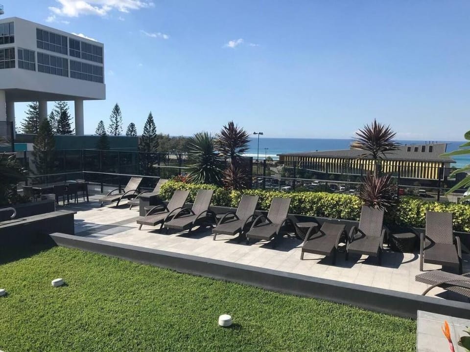 Luxury Oracle Tower 1, 10th floor beach view Apartment in Gold Coast