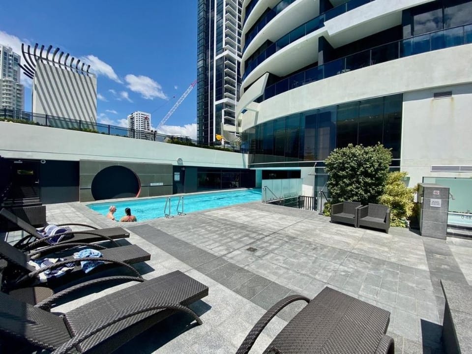 Luxury Oracle Tower 1, 10th floor beach view Apartment in Gold Coast