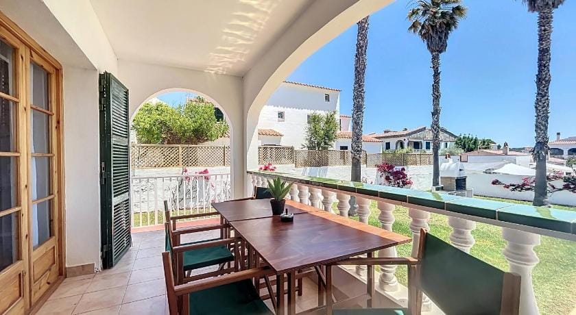 Roca Fornells, Bonito apartamento con piscina SS21 Apartment in Balearic Islands