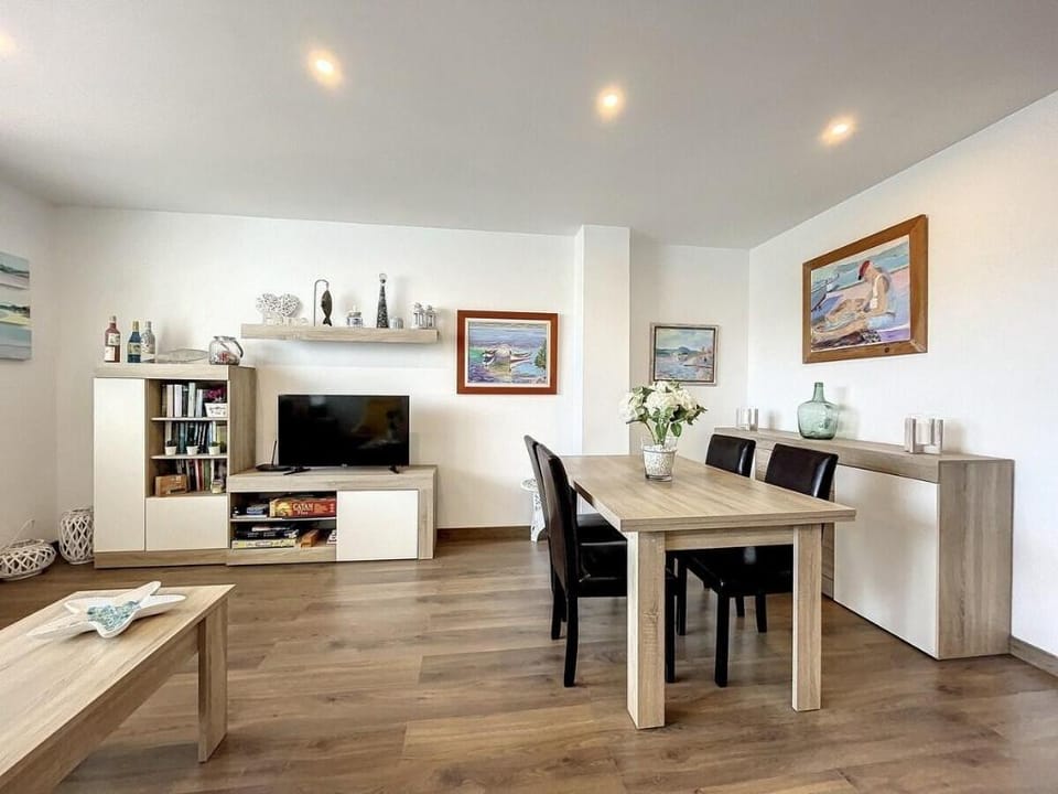 Roca Fornells, Planta baja con maravilloso patio F96 Apartment in Fornells, Minorca