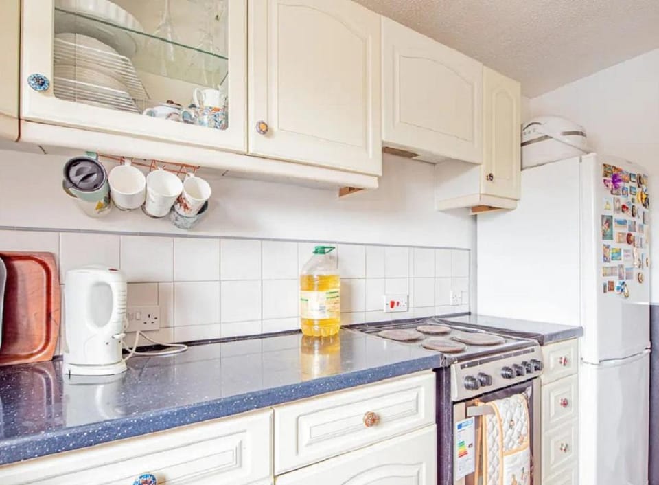Home Away Home near Heathrow Airport Apartment in Uxbridge