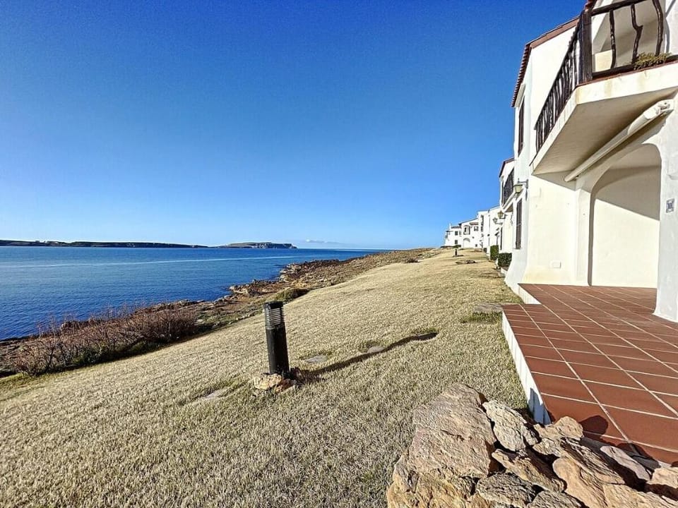 Roca Fornells, Bonito apartamento sobre el mar P98 Apartment in Platges de Fornells