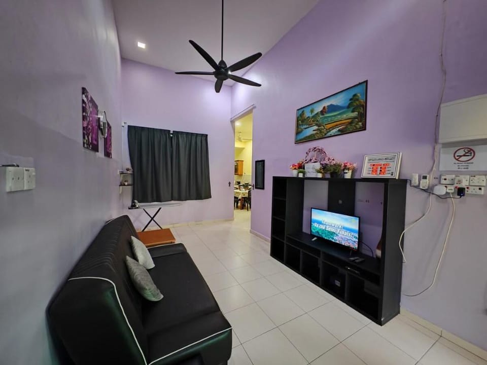 Mawar Homestay *Netflix* *Cuckoo Penapis Air* Vacation rental in Mersing