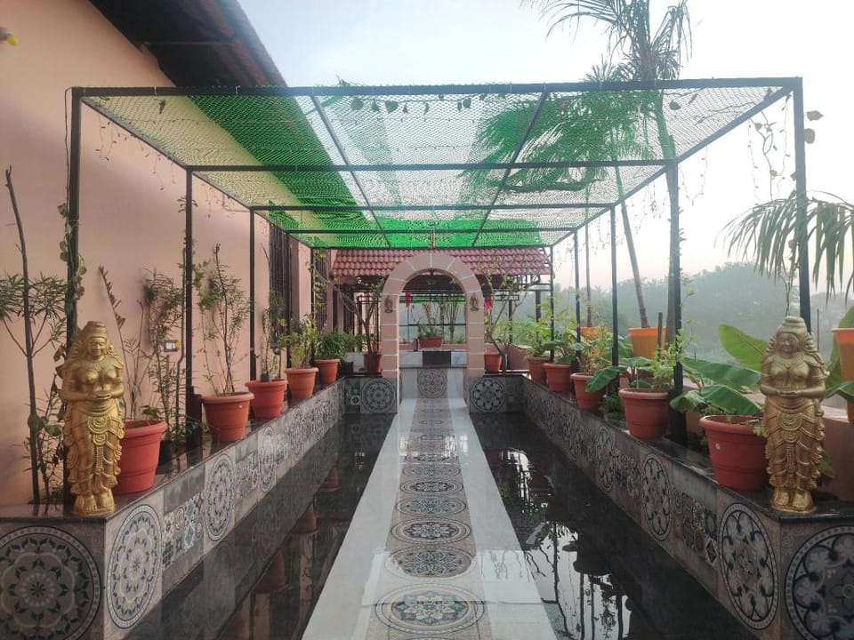 Maha Periyava Kuteeram Hotel in Tamil Nadu